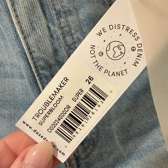 DAZE Denim Troublemaker High Rise Distressed Jean Shorts Size - 26 NWT - Picture 3 of 8